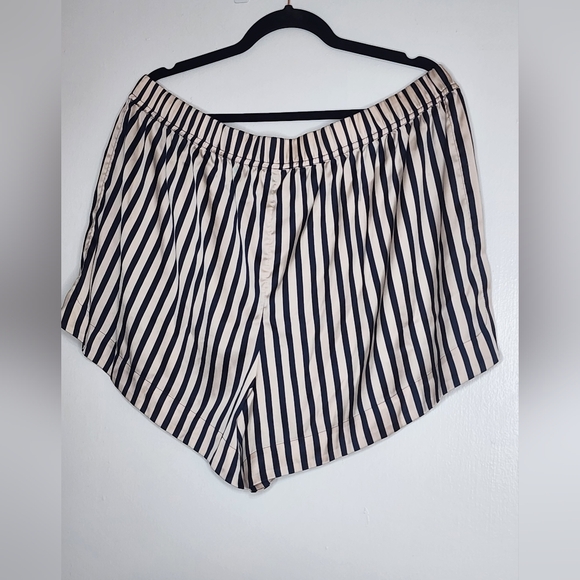 Soma Sensual sleep shorts - Picture 2 of 5